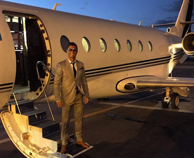 CR7 uses his own jet to travel